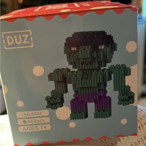 The hulk brand new Lego blocks mini set, ages 7+